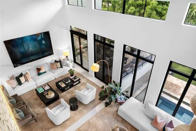 $8,950,000 | 330 Caribbean Road, Key Biscayne, FL 33149