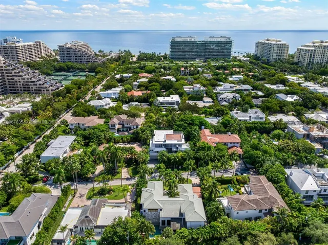 $8,950,000 | 330 Caribbean Road, Key Biscayne, FL 33149