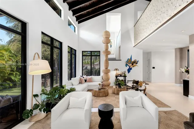 $8,950,000 | 330 Caribbean Road, Key Biscayne, FL 33149