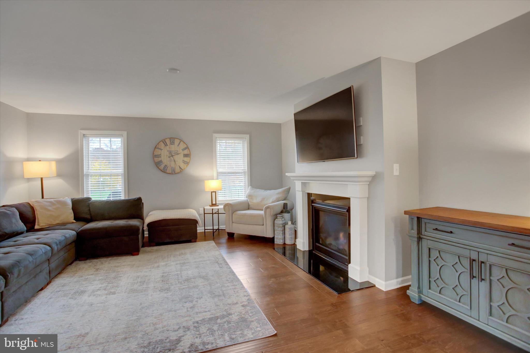 7091 Beaver Spring Road Harrisburg, PA 17111 - Photo 14 of 38 Living room - Open Concept