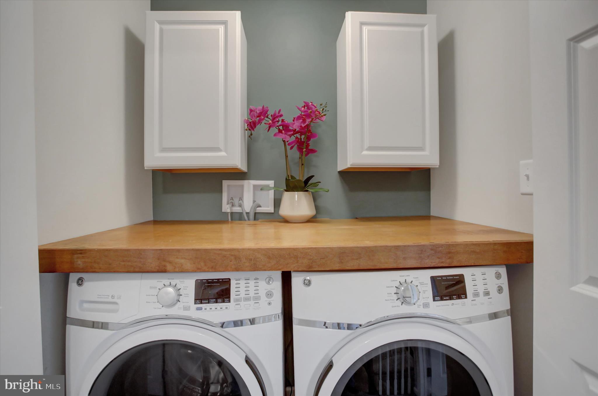 7091 Beaver Spring Road Harrisburg, PA 17111 - Photo 26 of 38 Laundry