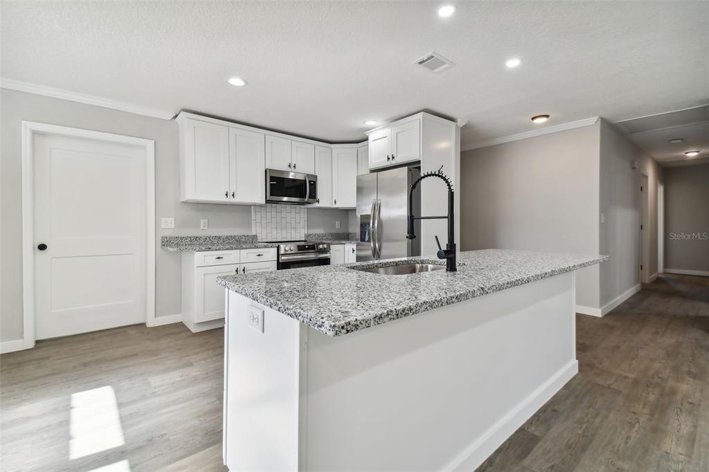 535 West Palmeden Drive Lakeland, FL 33803 - Photo 10 of 71