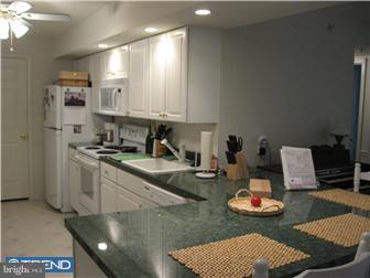 412 Brandon Road Norristown, PA 19403 - Photo 4 of 6 Kitchen