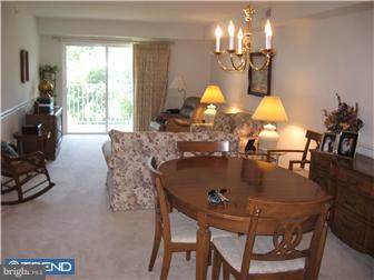 412 Brandon Road Norristown, PA 19403 - Photo 5 of 6 Living Room
