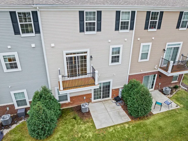 $475,000 | 2548 Huntleigh Lane, Downers Grove, IL 60517