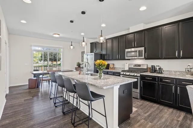 $475,000 | 2548 Huntleigh Lane, Downers Grove, IL 60517