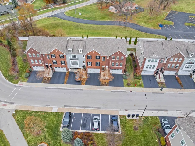 $475,000 | 2548 Huntleigh Lane, Downers Grove, IL 60517