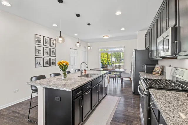 $475,000 | 2548 Huntleigh Lane, Downers Grove, IL 60517