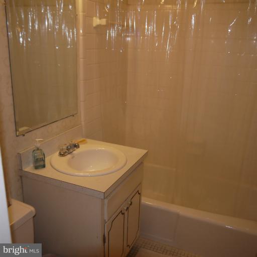 6764 Baron Road McLean, VA 22101 - Photo 3 of 19 Bath