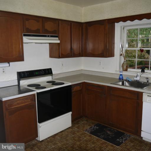 6764 Baron Road McLean, VA 22101 - Photo 8 of 19 Kitchen