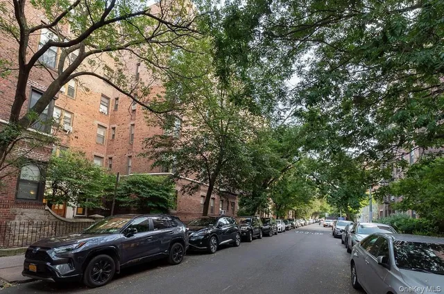 $739,000 | 41-09 41st Street, Unit 1D | Sunnyside