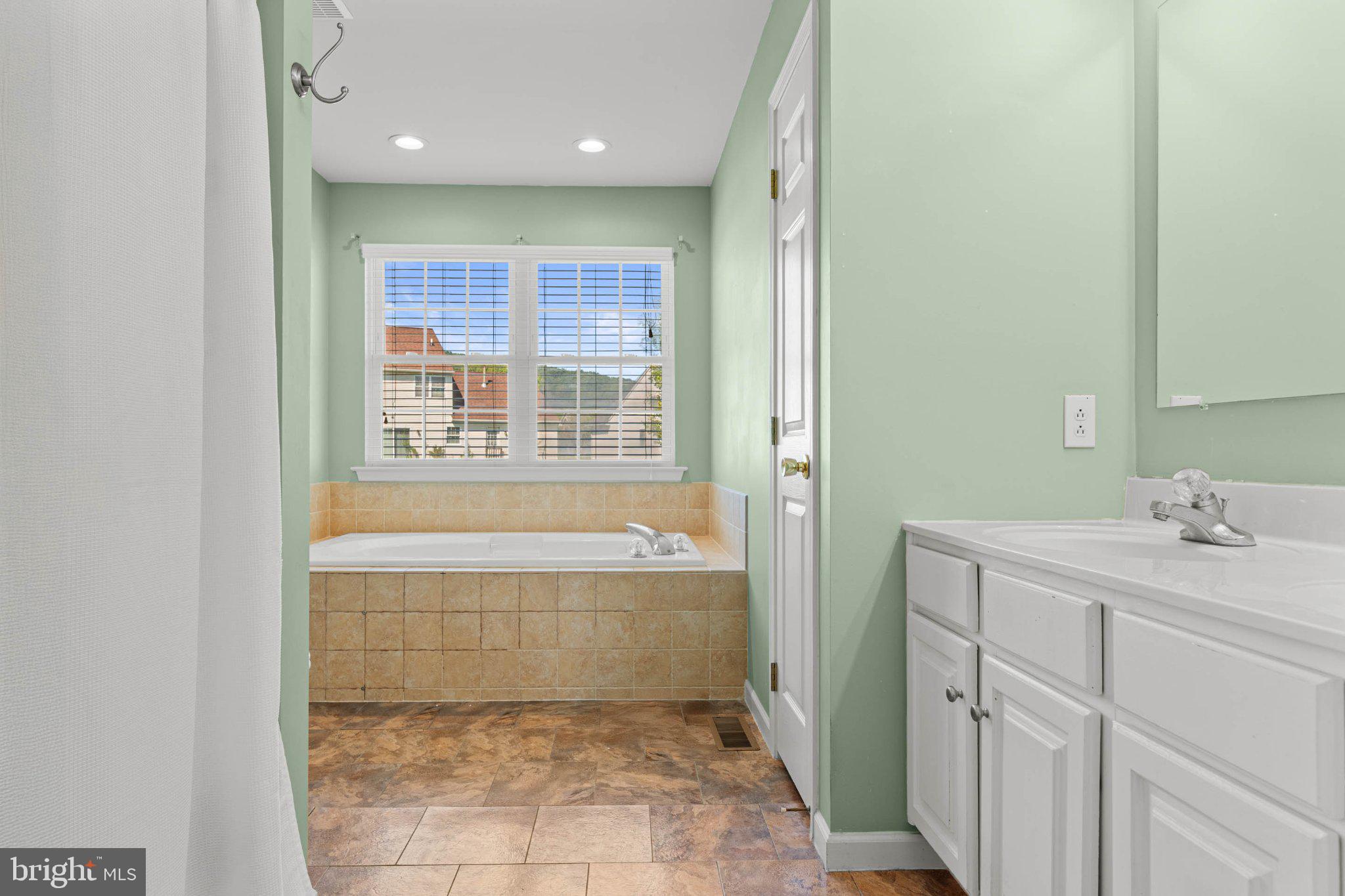 205 Clearview Drive Sinking Spring, PA 19608 - Photo 27 of 53 Gallery Image 27