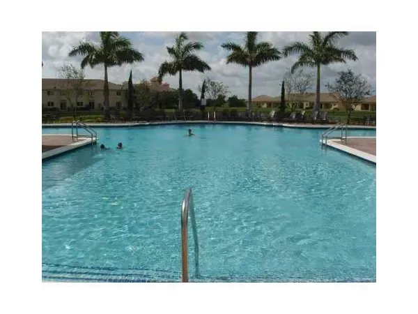 $2,000 | 3390 Northeast 13th Cir Drive, Unit 104, Homestead, FL 33033