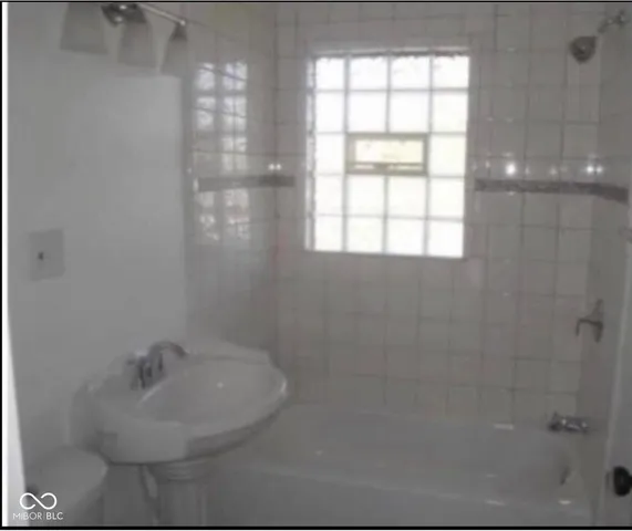 $1,700 | 3909 Central Avenue, Indianapolis, IN 46205