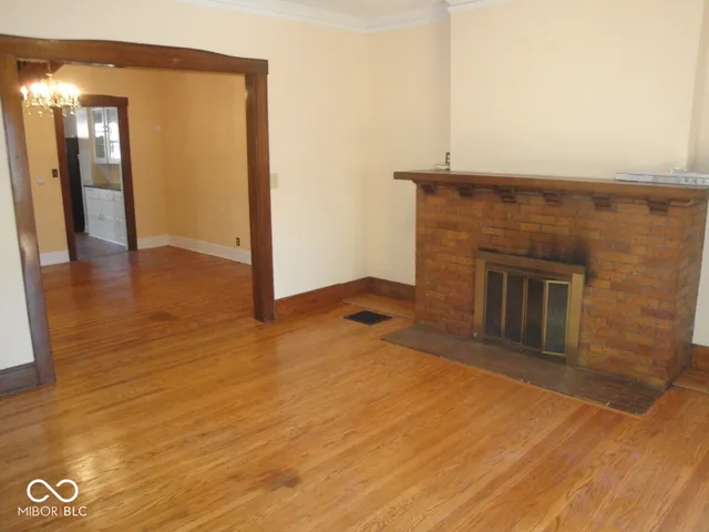 $1,700 | 3909 Central Avenue, Indianapolis, IN 46205