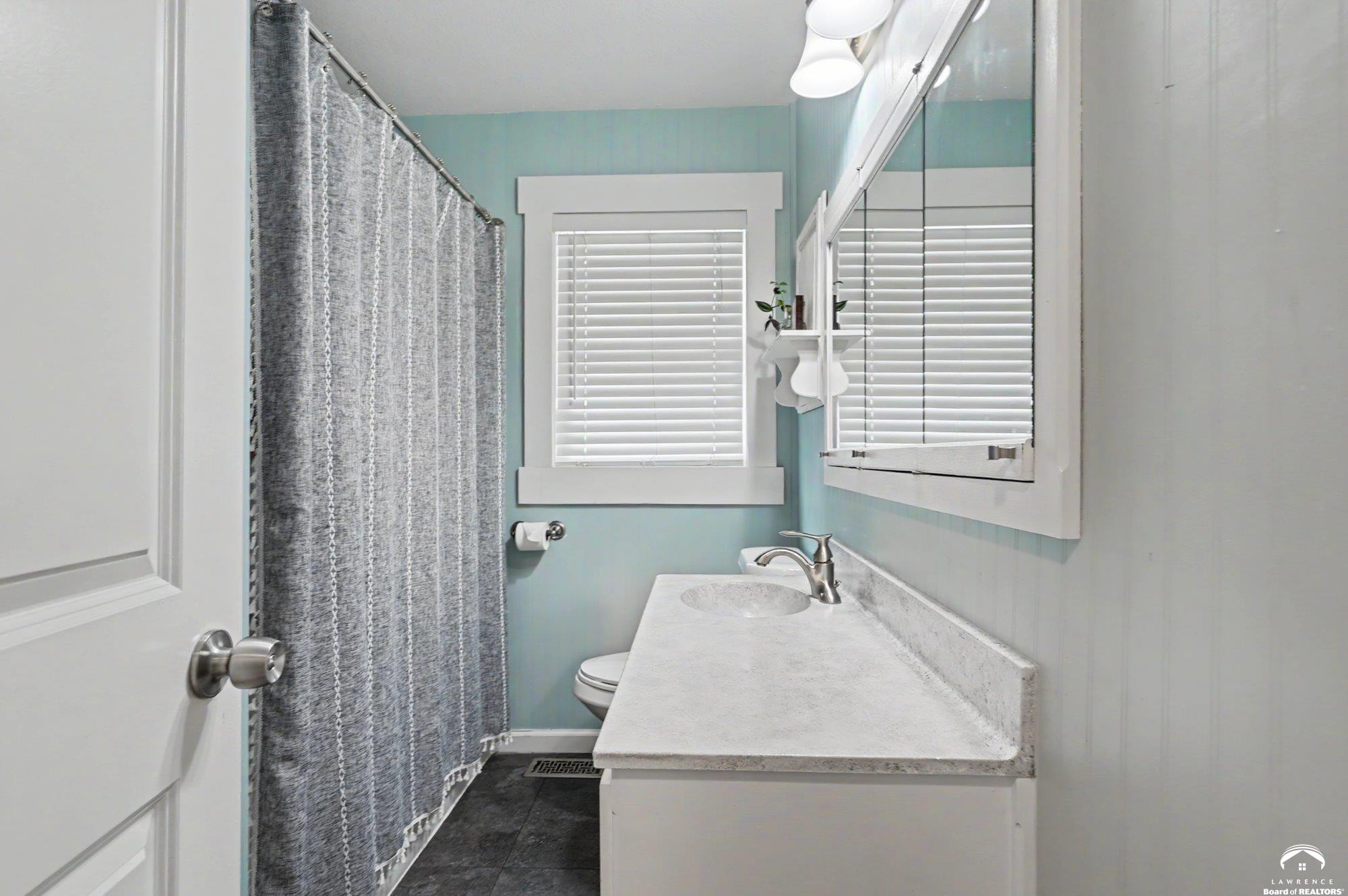 1748 East 800 Road Lawrence, KS 66049 - Photo 20 of 56