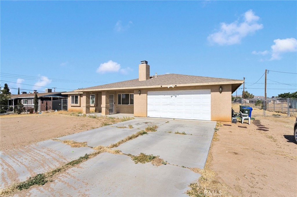 13475 Yakima Road Apple Valley, CA 92308 - Photo 3 of 20