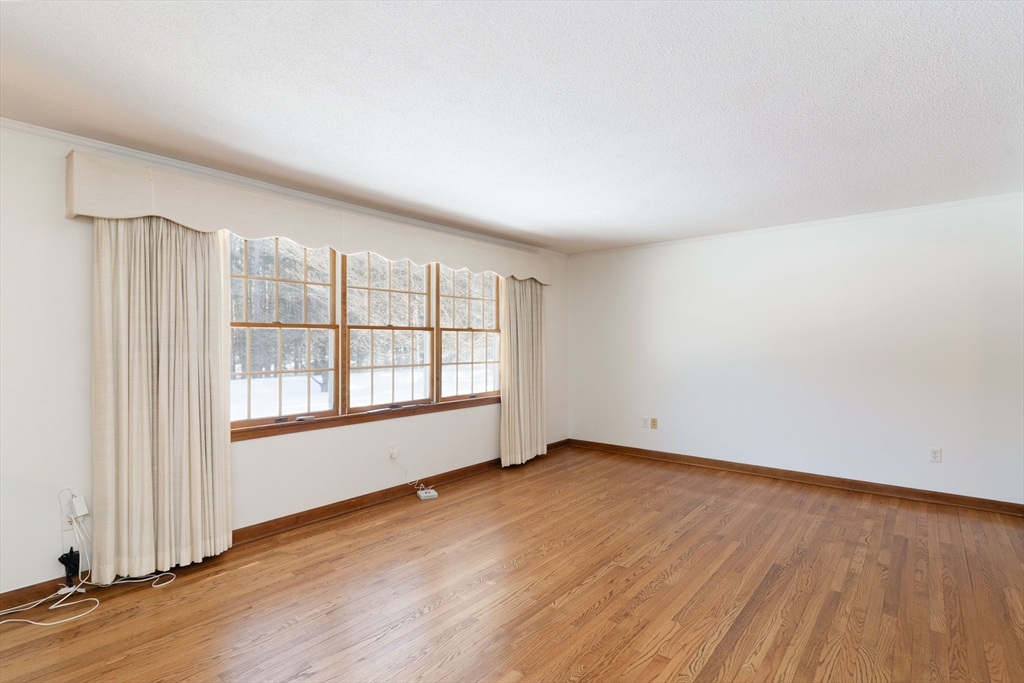 58 Shattuck Road Sturbridge, MA 01566 - Photo 6 of 41