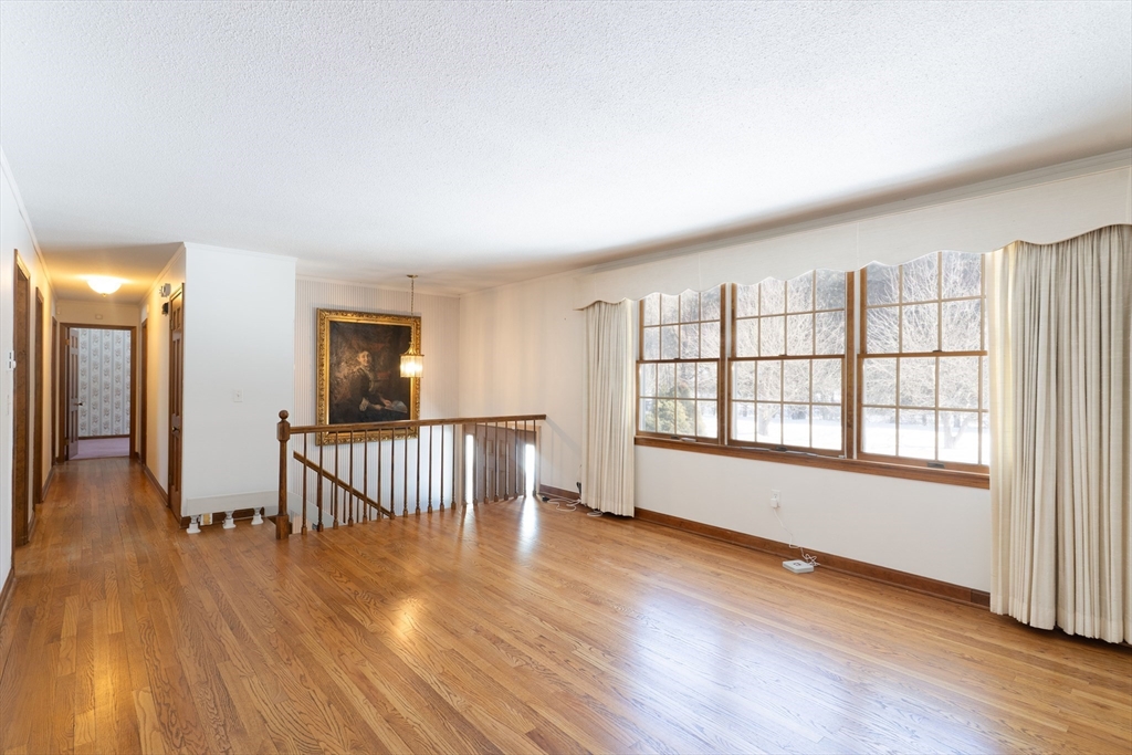 58 Shattuck Road Sturbridge, MA 01566 - Photo 9 of 41