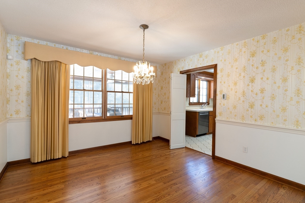 58 Shattuck Road Sturbridge, MA 01566 - Photo 10 of 41