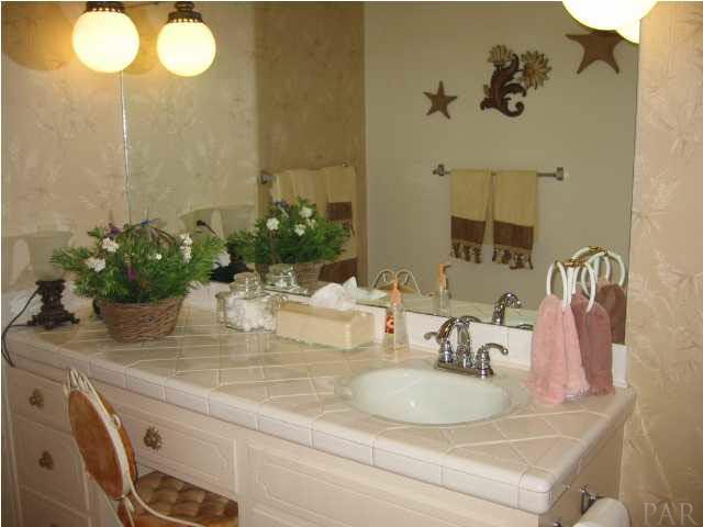910 Commonwealth Road Pensacola, FL 32504 - Photo 18 of 23 HALL BATH