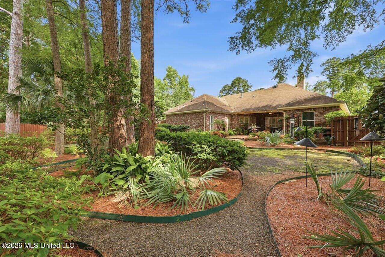 385 Pinewood Lane Ridgeland, MS 39157 - Photo 5 of 37 35-385 Pinewood Ln _ Hometoursms.com