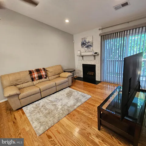 $1,850 | 8637 D Beekman Place, Unit 37D, Alexandria, VA 22309