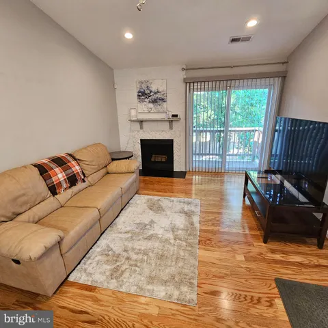 $1,850 | 8637 D Beekman Place, Unit 37D, Alexandria, VA 22309