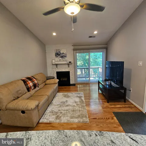 $1,850 | 8637 D Beekman Place, Unit 37D, Alexandria, VA 22309