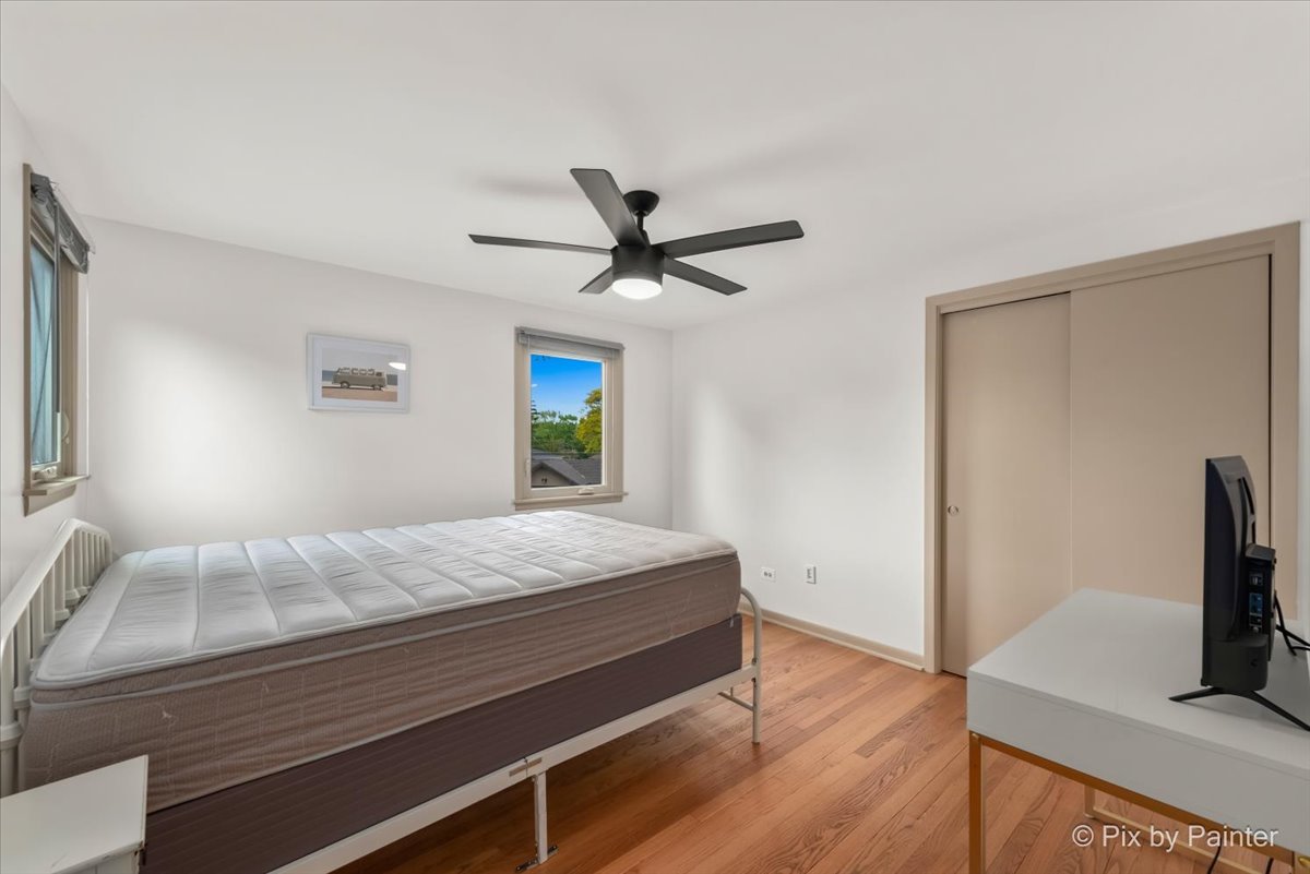 1430 Blackhawk Drive Schaumburg, IL 60193 - Photo 12 of 34