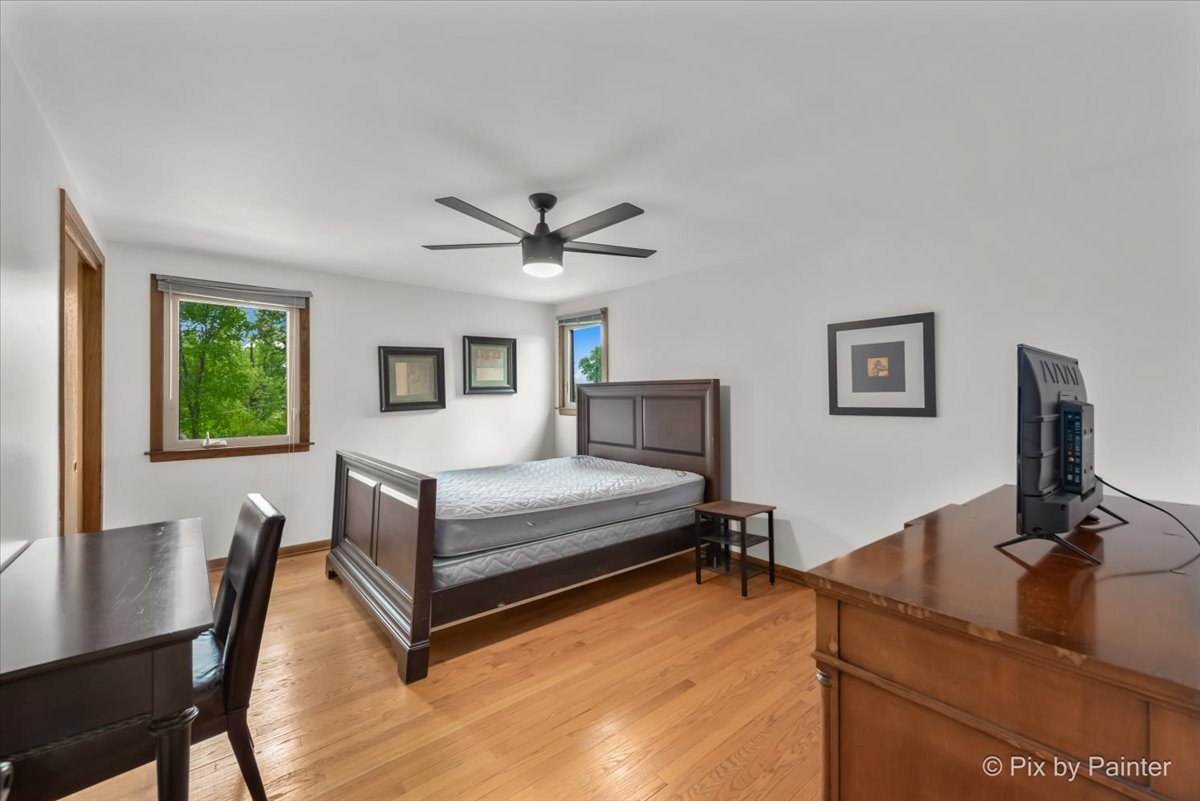 1430 Blackhawk Drive Schaumburg, IL 60193 - Photo 14 of 34