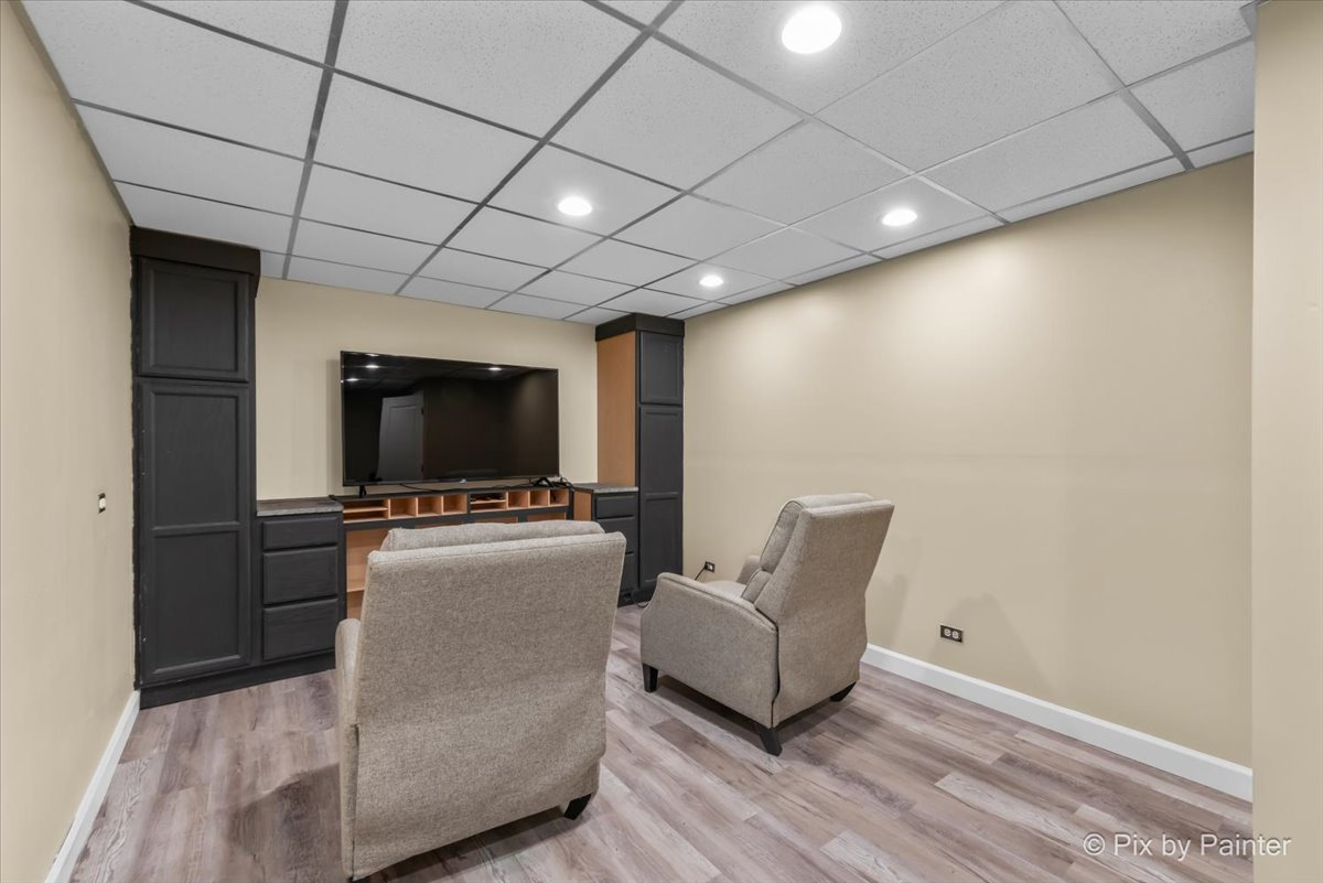 1430 Blackhawk Drive Schaumburg, IL 60193 - Photo 16 of 34