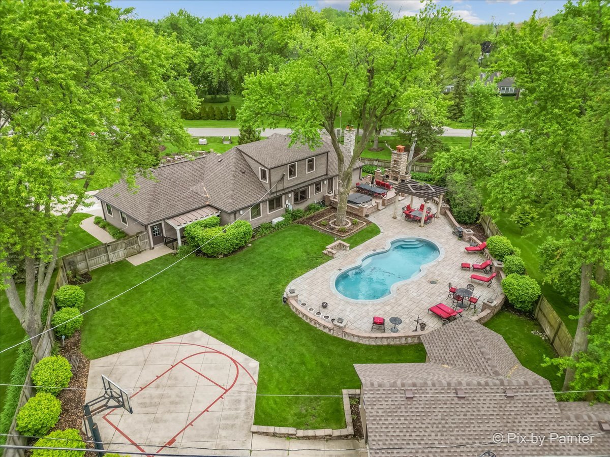 1430 Blackhawk Drive Schaumburg, IL 60193 - Photo 2 of 34