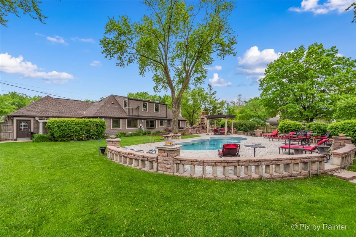 1430 Blackhawk Drive Schaumburg, IL 60193 - Photo 21 of 34