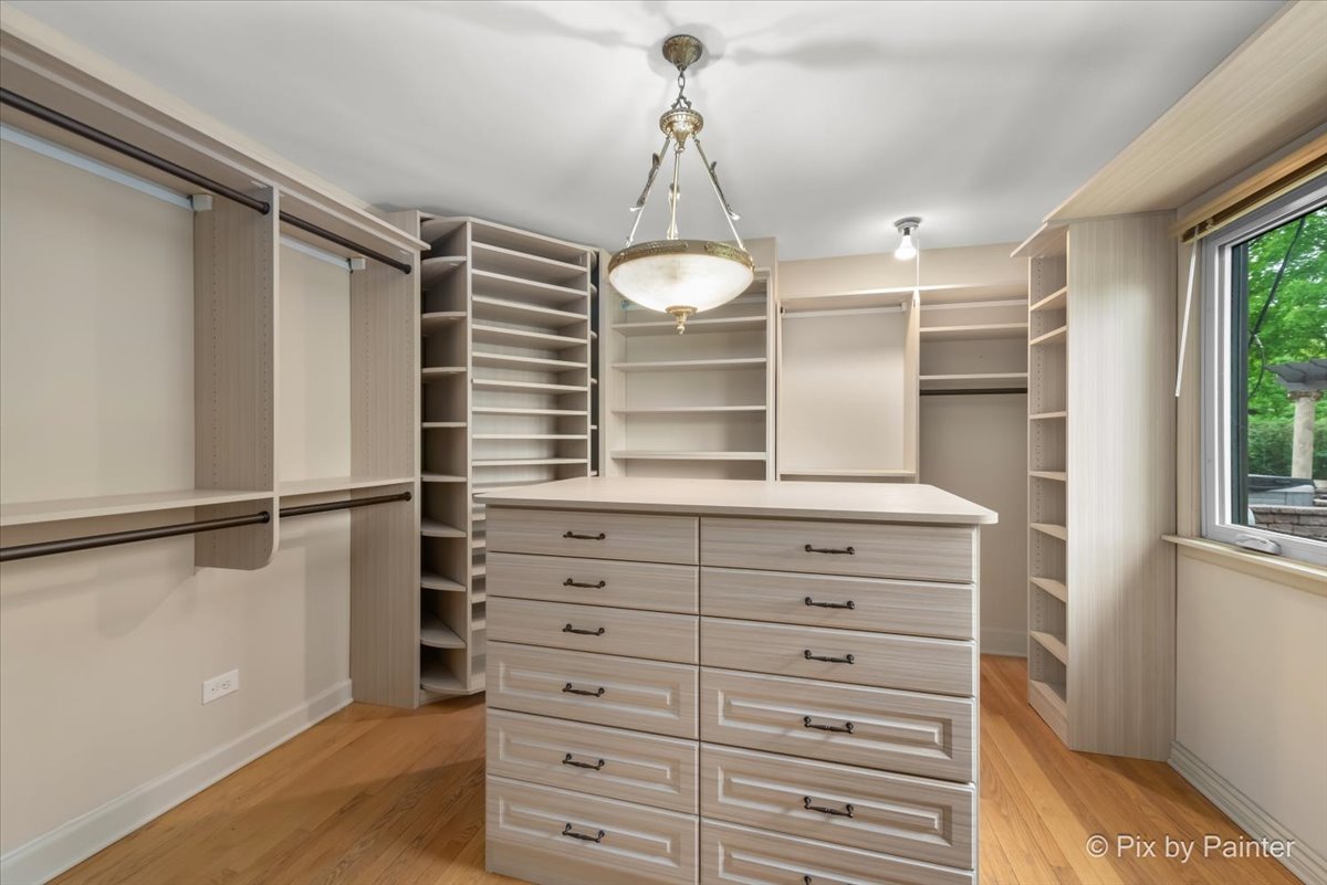 1430 Blackhawk Drive Schaumburg, IL 60193 - Photo 6 of 34