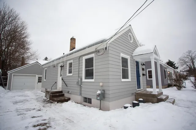 $279,900 | 1452 Edward Avenue Southeast, Grand Rapids, MI 49507