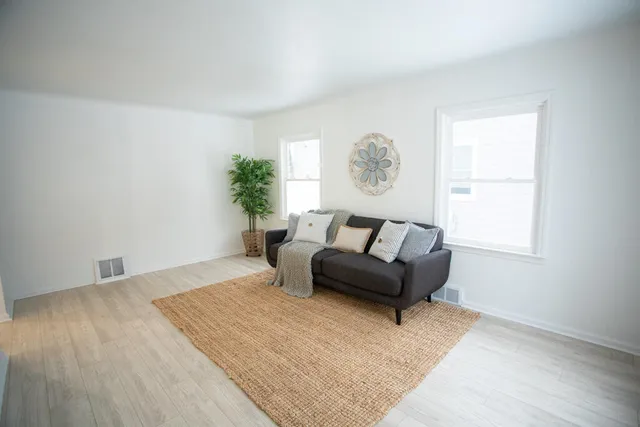 $279,900 | 1452 Edward Avenue Southeast, Grand Rapids, MI 49507