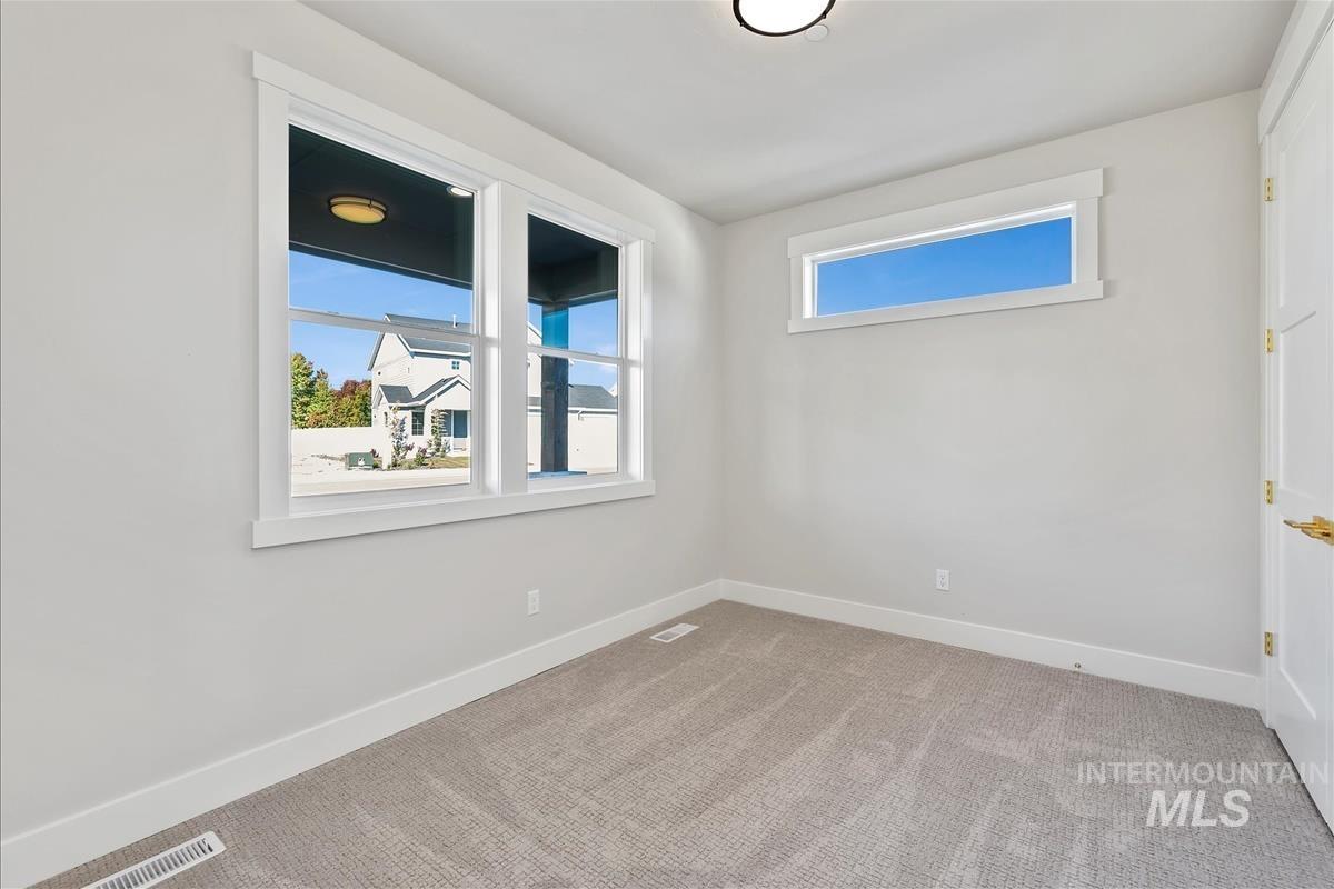 527 Hidden Mill Middleton, ID 83644 - Photo 3 of 32