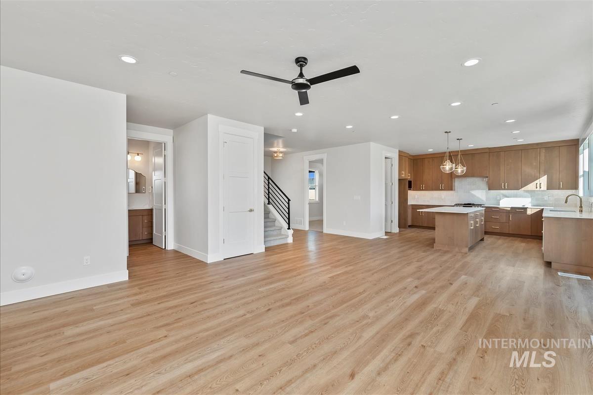 527 Hidden Mill Middleton, ID 83644 - Photo 5 of 32