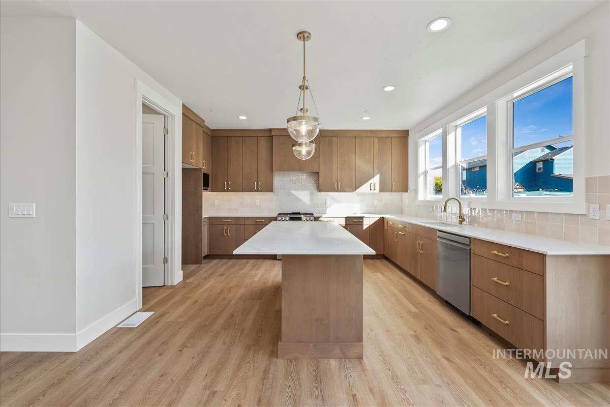 527 Hidden Mill Middleton, ID 83644 - Photo 7 of 32