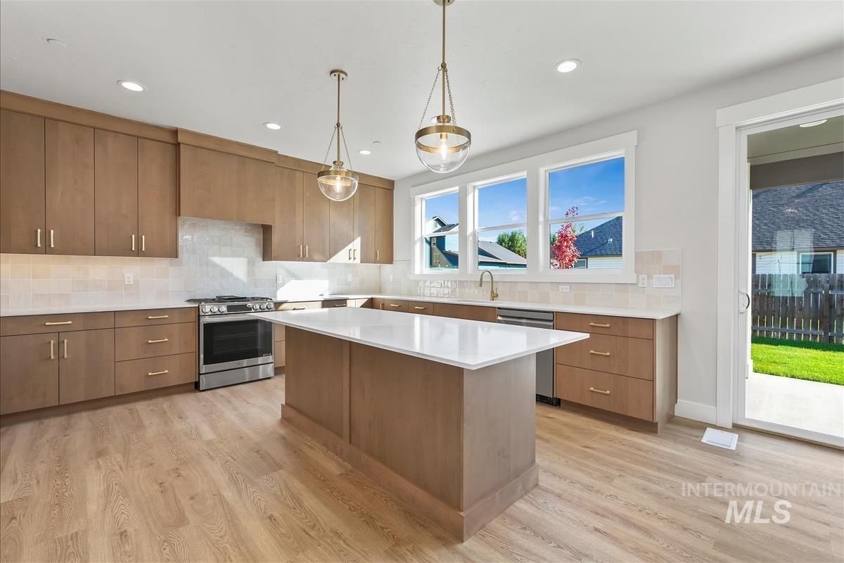 527 Hidden Mill Middleton, ID 83644 - Photo 8 of 32