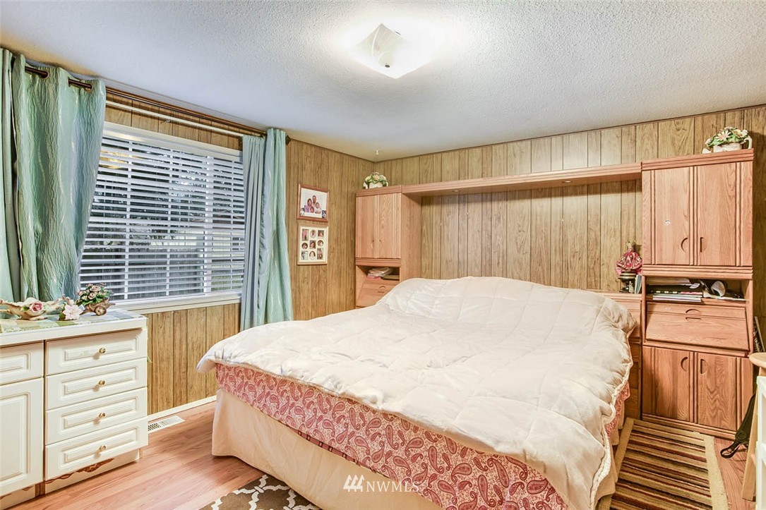 15852 118th Avenue Southeast Renton, WA 98058 - Photo 11 of 13 Gallery Image 11