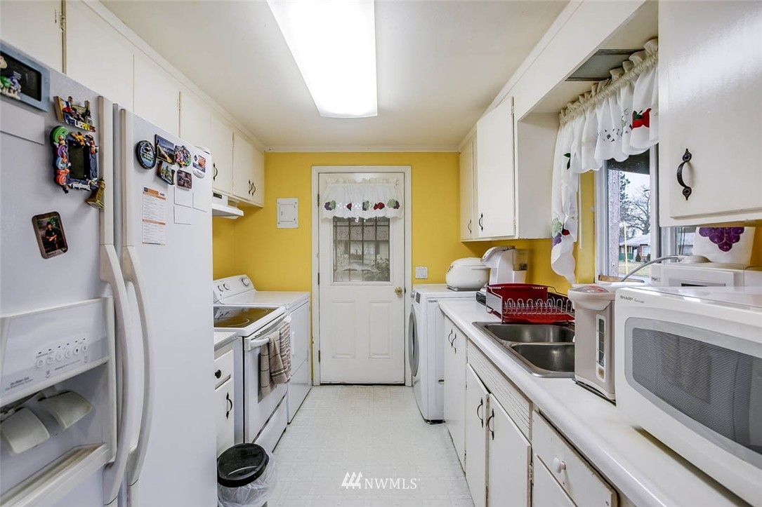 15852 118th Avenue Southeast Renton, WA 98058 - Photo 6 of 13 Gallery Image 6