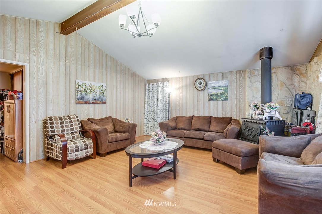 15852 118th Avenue Southeast Renton, WA 98058 - Photo 8 of 13 Gallery Image 8