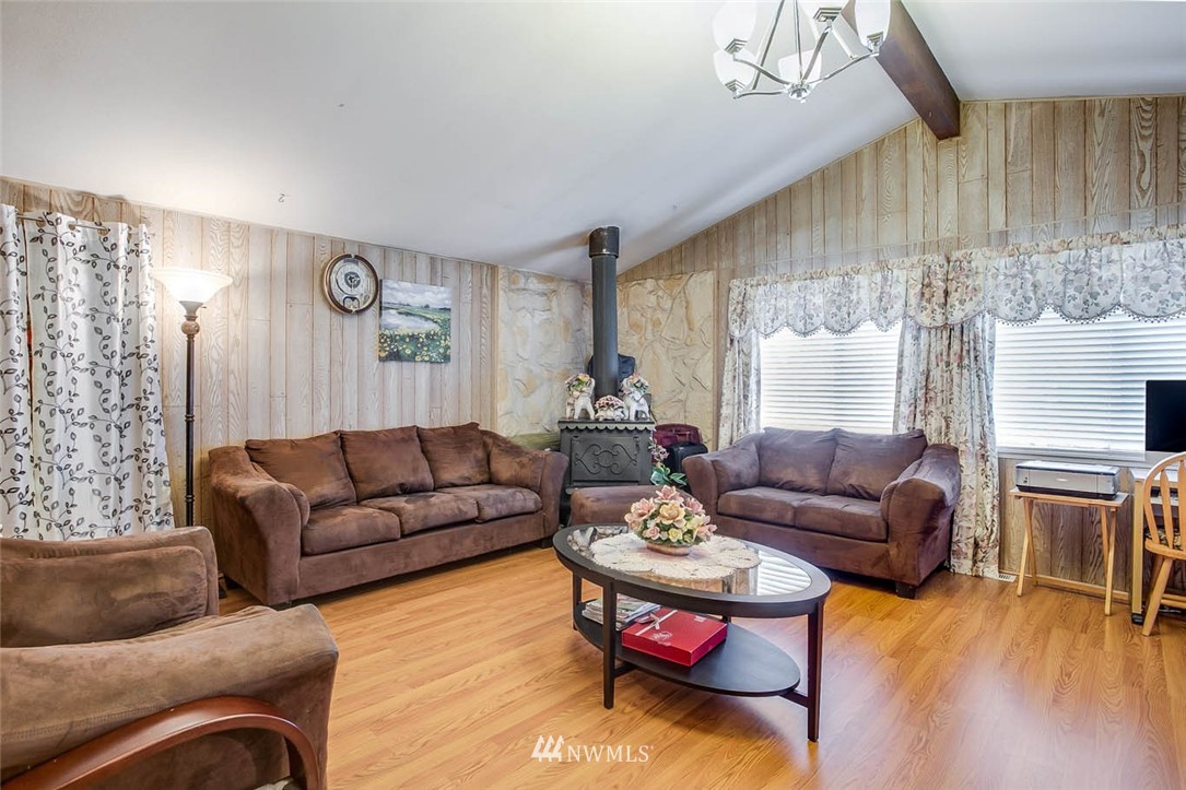 15852 118th Avenue Southeast Renton, WA 98058 - Photo 9 of 13 Gallery Image 9