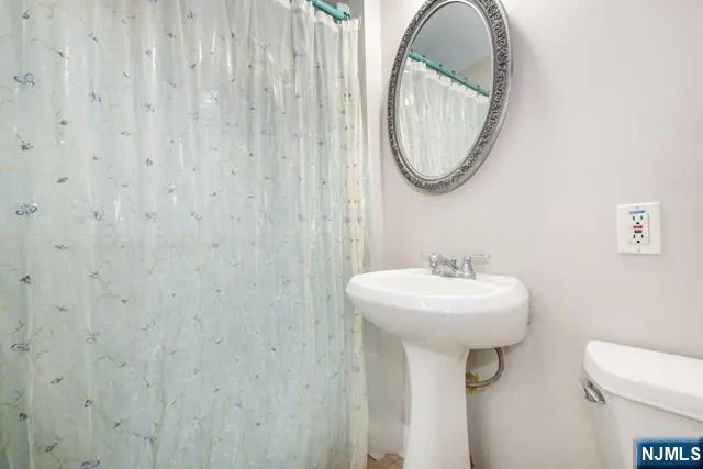 $3,900 | 19 Southwynde Drive, Denville, NJ 07834