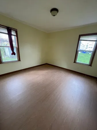 $1,400 | 33 Nashua Street, Unit 1S, Fall River, MA 02721