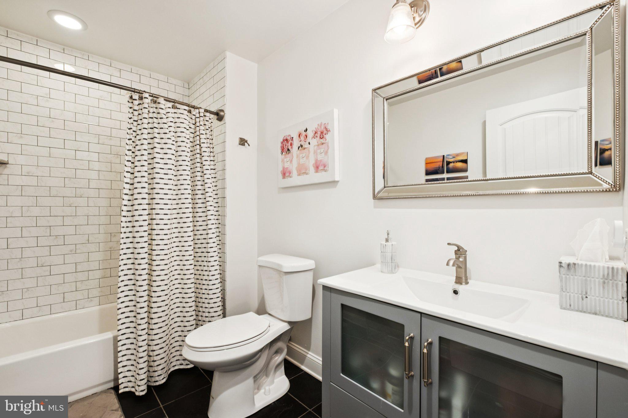 751 North Uber Street, Unit 3 Philadelphia, PA 19130 - Photo 29 of 36 Second-Floor Full Bath