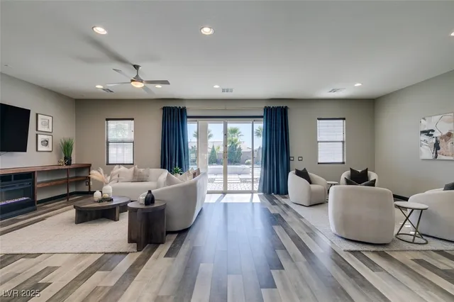 $1,599,201 | 10321 West Tropical Parkway, Las Vegas, NV 89149