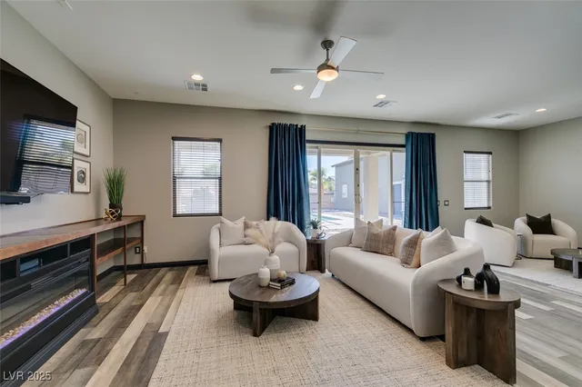 $1,599,201 | 10321 West Tropical Parkway, Las Vegas, NV 89149